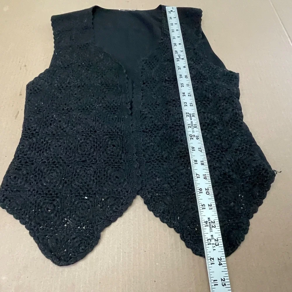 Vintage Womens Black Crochet Vest Med Belted Back Boho Hippie Whimsigoth Cottage
